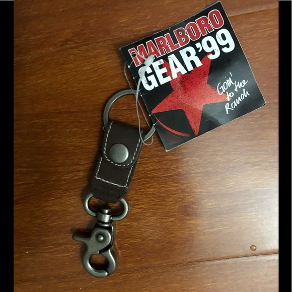 🆕 Marlboro Gear 99 Clawclamp Keychain - Picture 1 of 1